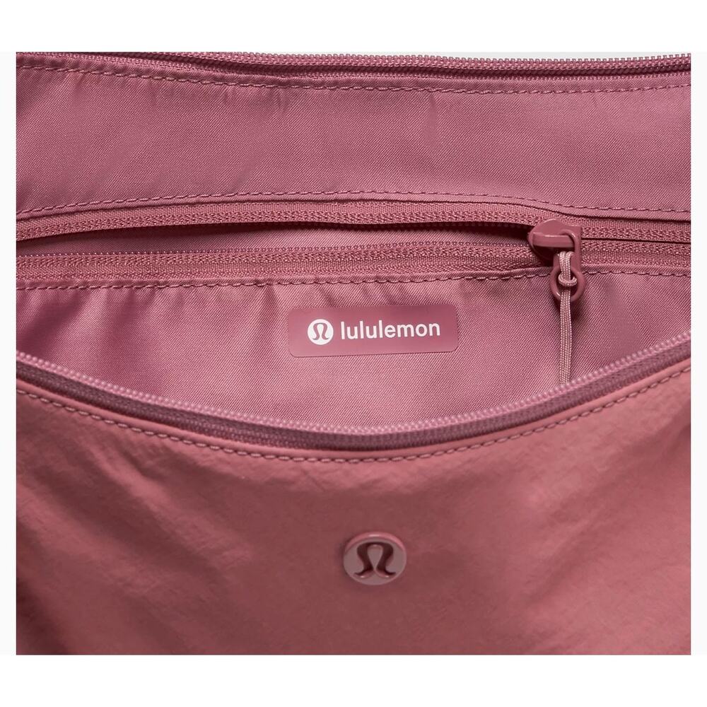 lululemon Large Slouchy Sling Bag 13L in the Dusk colorway. - Picture 4 of 7
